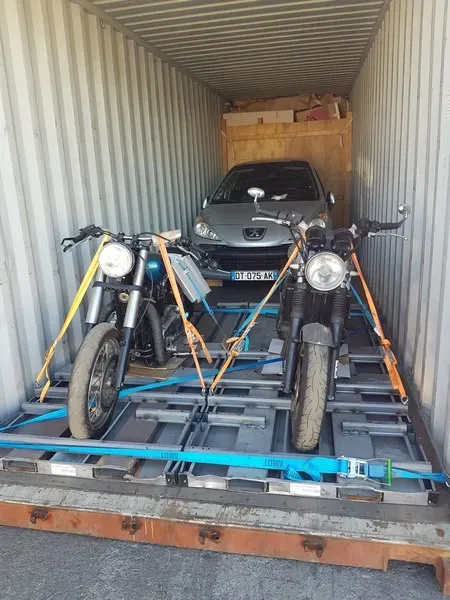 conteneur déménagement moto voiture